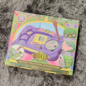 Wicked Gem Art Studio Set